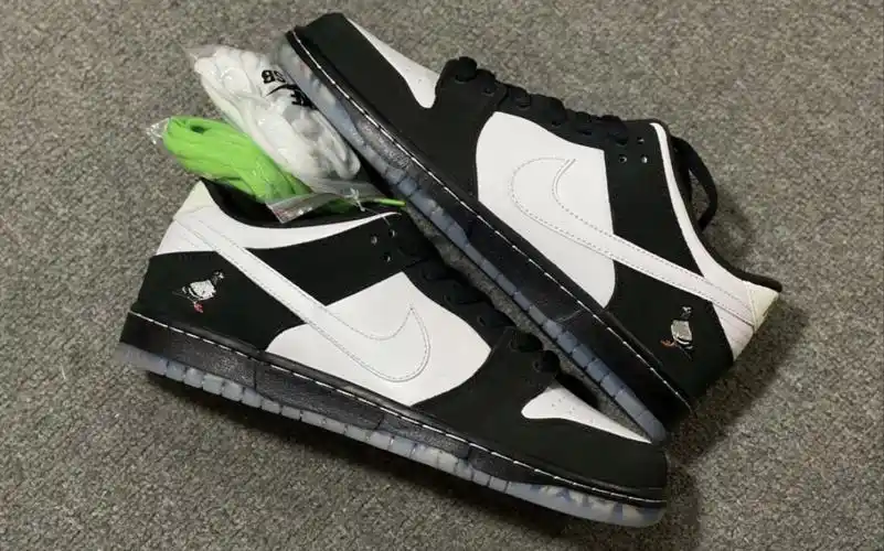 鸽子联名 staple x nike dunk sb low pro og qs 熊猫 竹子 黑白拼接