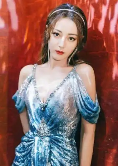 内娱顶流女神排行,迪丽热巴上榜,唐嫣仅排第五,第一实至名归