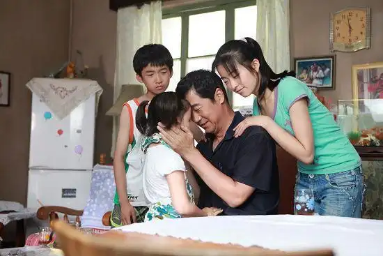 《养父》张国立倾情演绎,看一集哭两集.好剧!