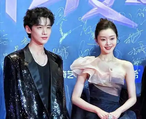 白敬亭宋轶被曝分手!两人聚少离多情变,知情人称双方恢复单身