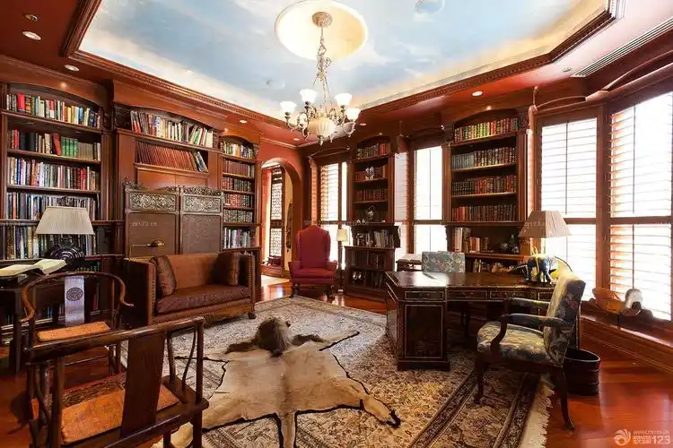 古典豪华别墅书房装饰装修效果图片