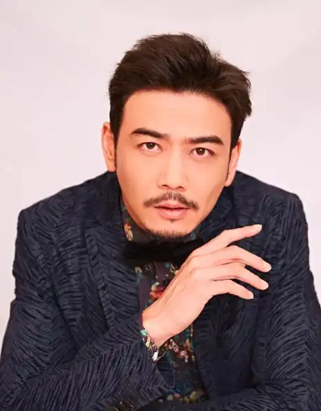 杨烁的出生日期_杨烁生肖属什么的?_杨烁的生辰八字