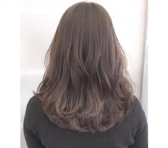 空气感中长发卷发新年换个发型吧