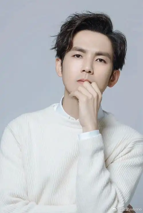 射手座长相:射手座守护神宙斯,守护星木星,代表健康,高等学识,哲学与