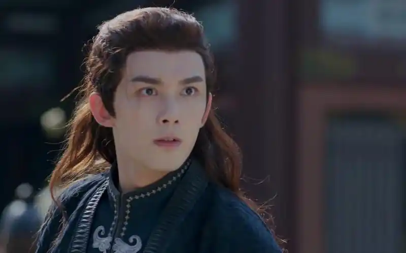 吴磊阿诗勒隼穿侍卫服坐牢下跪都很高贵