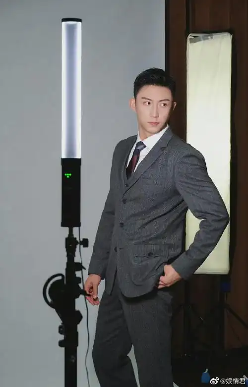 黄景瑜王牌西装造型