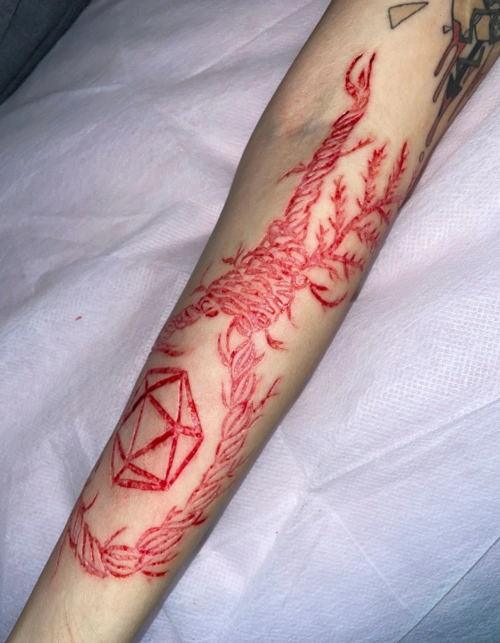 手臂绳索骰子肉雕纹身设计10