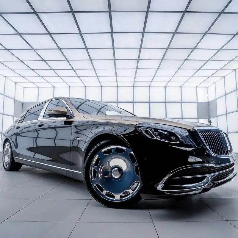 迈巴赫s450改装s680大饼轮毂 双拼色风格外观 三眼皮大灯更加经典优雅