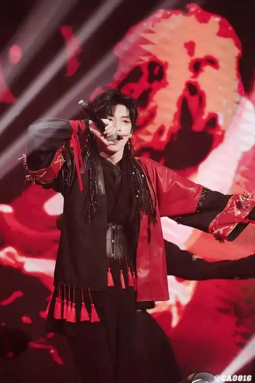 严浩翔刀马旦舞台