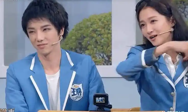 关晓彤对华晨宇太"上心",私下歌单都是华晨宇的歌,鹿晗都没这待遇