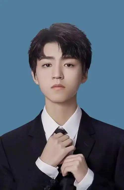 王俊凯帅气证件照来啦 快来收藏起来吧