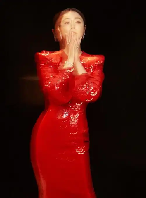 林心如亮片红裙美艳写真图片34