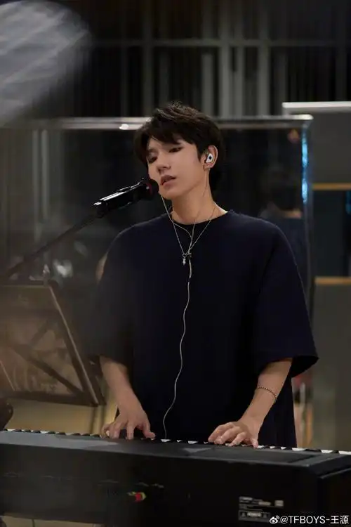 王源大合练照##王源演唱会歌单剧透