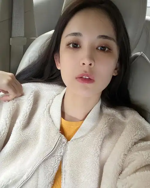 熟悉古力娜扎的朋友应该知道在娜扎的社交媒体中