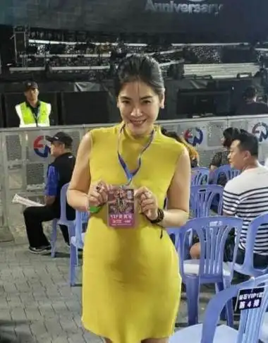 再看13位亚洲小姐:拍三级,揭丑闻,争名夺利犹如宫斗计