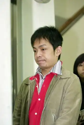 组图:台湾艺人吸毒案再度开庭 大炳一副可怜相