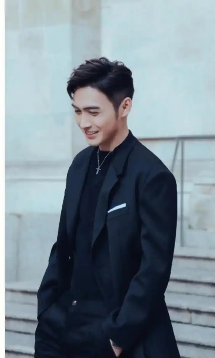 张彬彬有女朋友,而且两人关系很好很稳定.