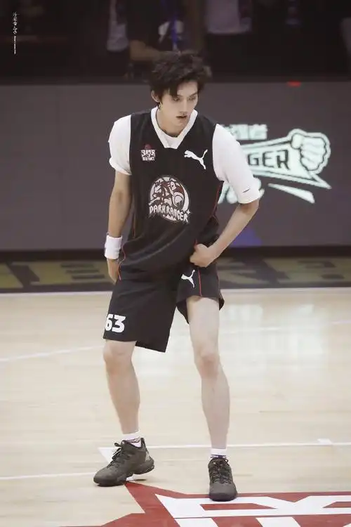 邓超元超级企鹅联盟