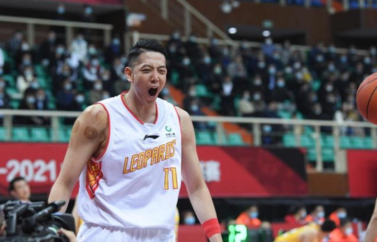 "拉菲"对抗!易建联上场7分钟砍全场第2高分,沈梓捷一数据亮了