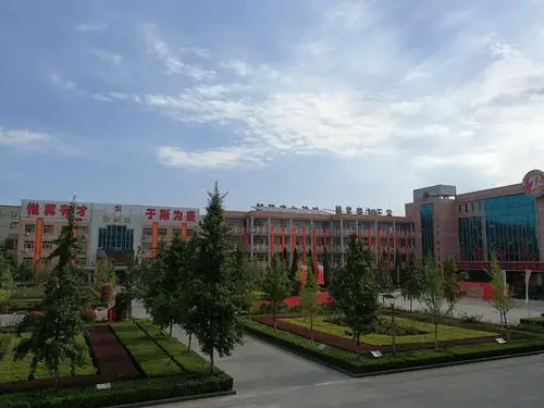 马校长带队赴衡水二中考察学习