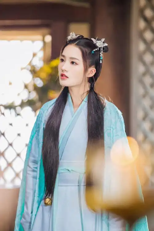 狼殿下开播##李沁演的马摘星