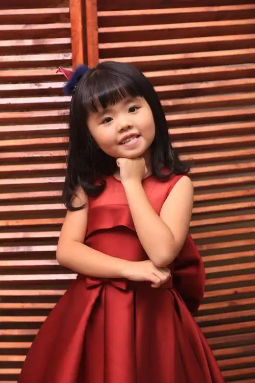 童年的记忆——吴昕谣影像辑(聂胜军制作)