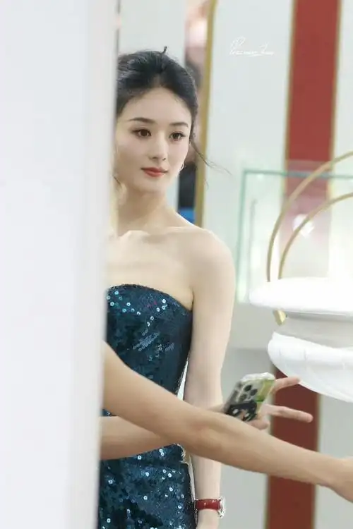 抹胸长裙,解锁全新高定品牌,闪亮美丽的优雅大使78#赵丽颖蓝色星钻