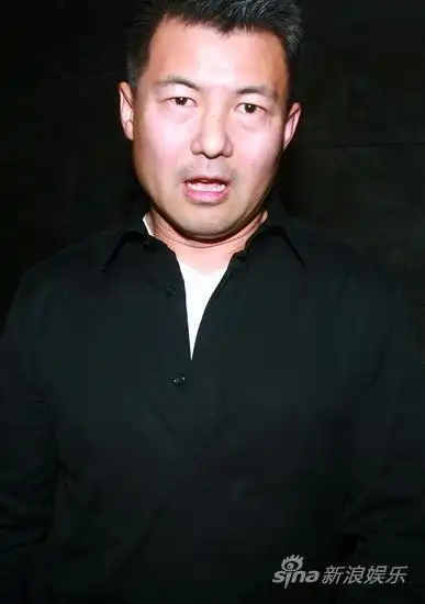 图文孟桐新店开业孟桐直面镜头