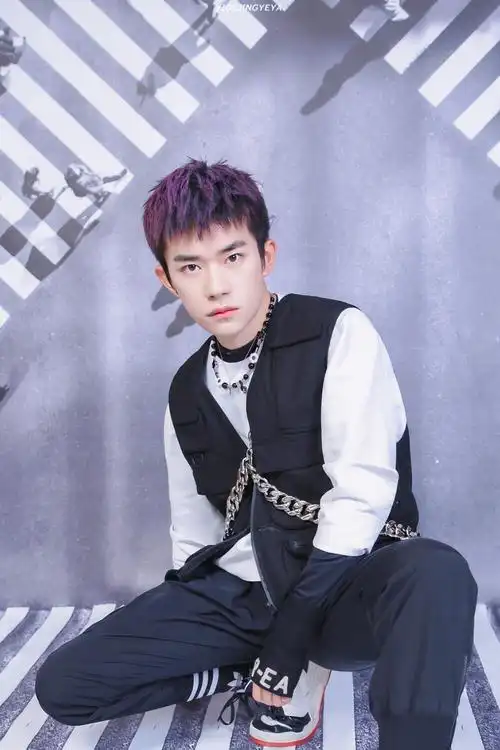 易烊千玺这就是街舞第三季决赛饭修一