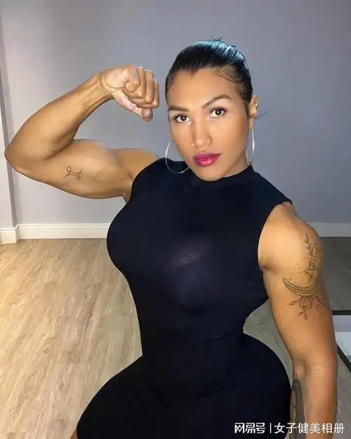 来自巴西的翘臀肌肉黑美人alessandra alvez
