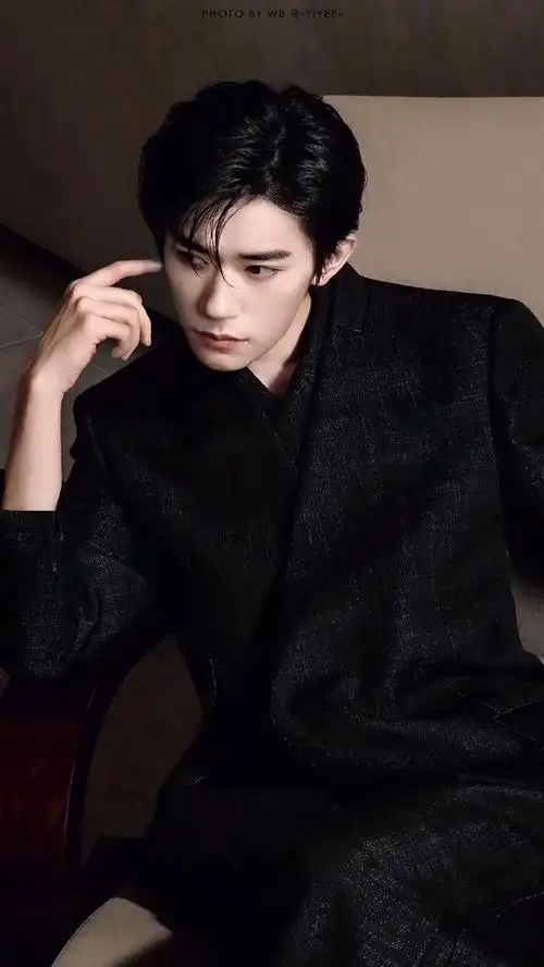 易烊千玺摩登绅士##易烊千玺 米兰时装周##emporio