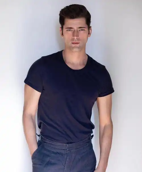 世界当红顶级男模—肖恩·奥普瑞,时尚界的宠儿,性感迷人身材好|超模