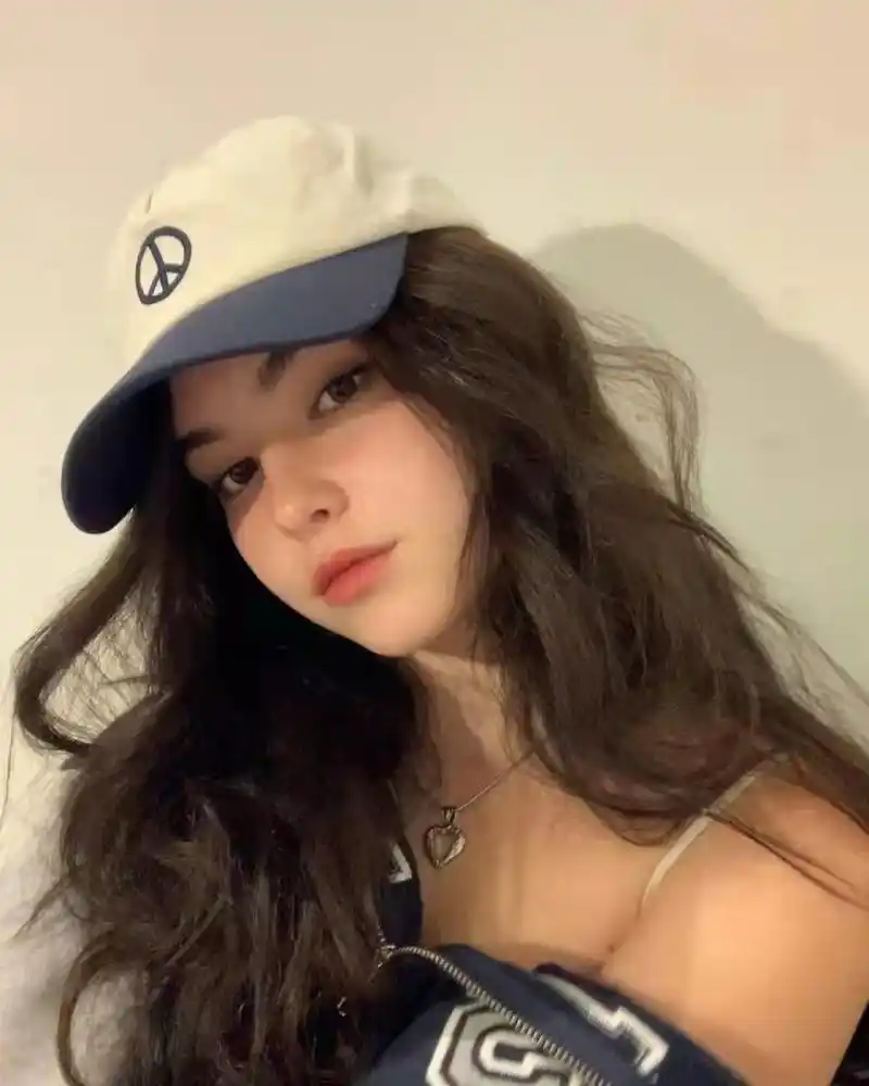 instagram美女laura日常自拍