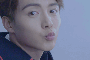 帅哥嘟嘴么么哒开心gif动图_动态图_表情包下载_soogif