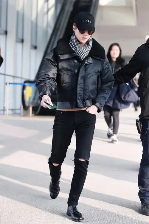 韩系小鲜肉吴世勋,不仅颜值高,衣品也是超养眼!