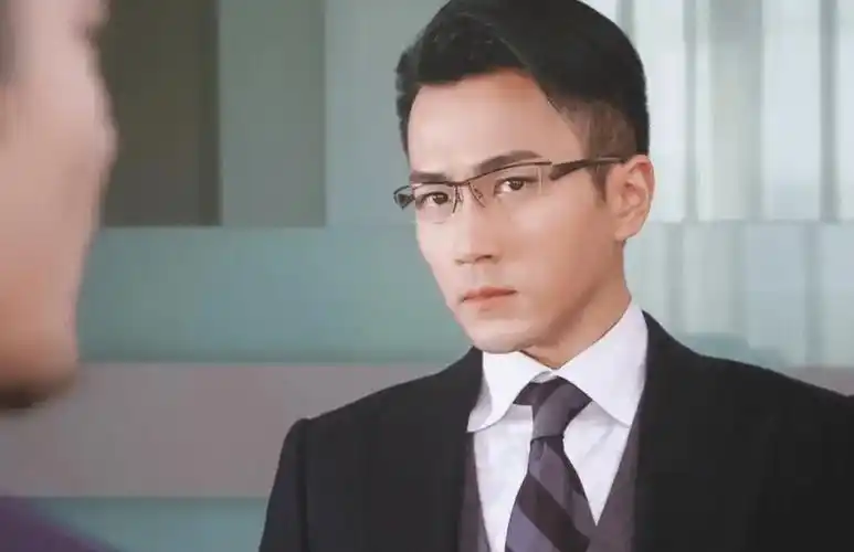 刘恺威小糯米再合体,跟家人穿亲子鞋,9岁小糯米长腿吸睛像妈妈_网友