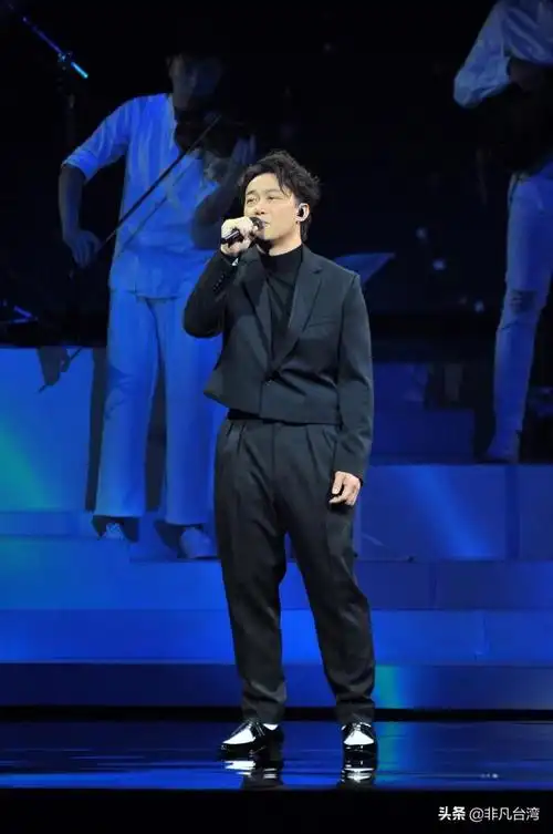 陈奕迅金曲奖陈奕迅现身第30届金曲奖现场