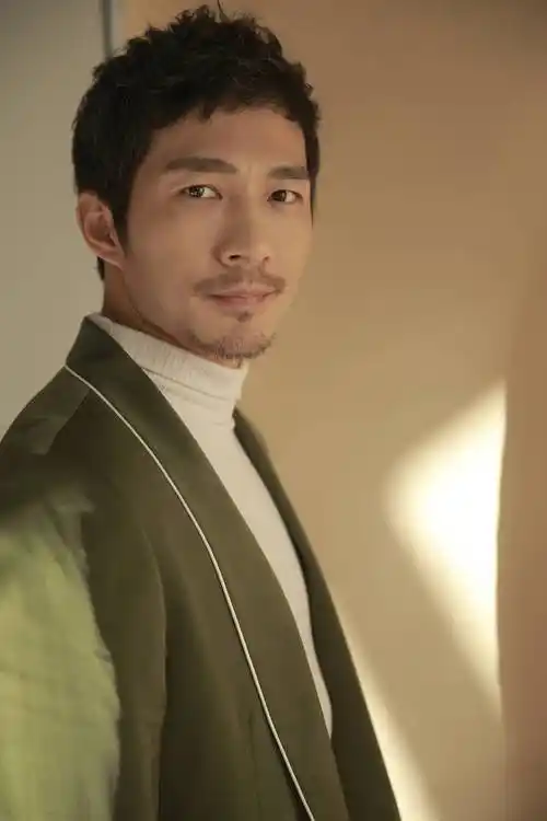 成熟,儒雅,稳重,善良,演员陈震值得我们最好的生日祝福-奇异说