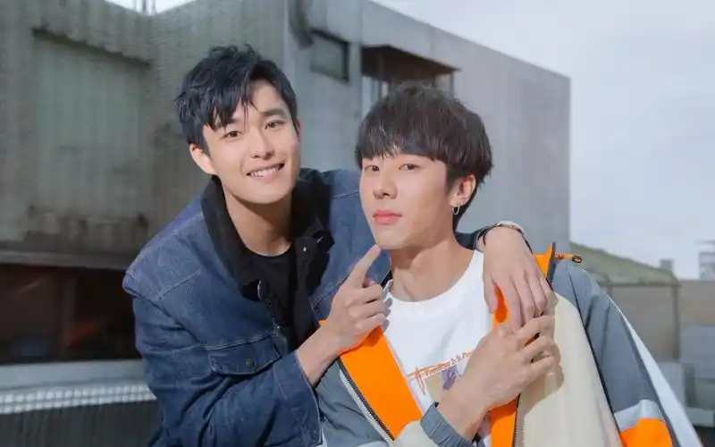 永幸cp甜甜的互动哥哥弟弟背背抱抱等等