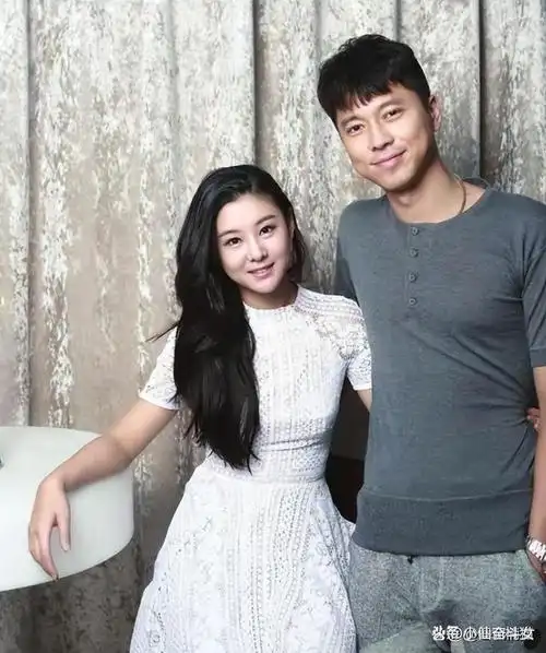 演员王雷携妻在国外过年,豪华住宅太吸睛,网友:难道改国籍了?