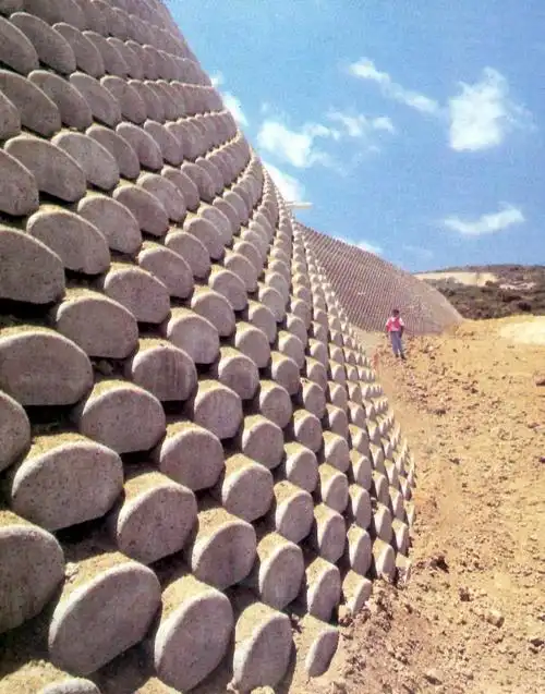 [分享]片石挡土墙施工照片资料下载