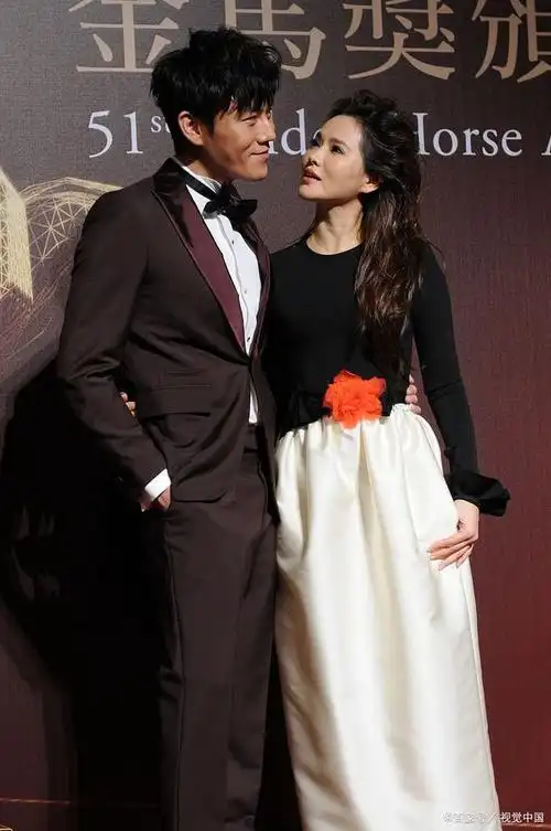 秦昊的老婆名叫伊能静,她是一位来自台湾的知名女演员,歌手和主持人.