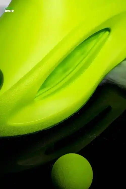 发售李宁云游slay荧光绿