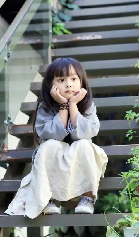 刘楚恬:2岁出道年入百万,因长相甜美被禁止整容,如今成啥样