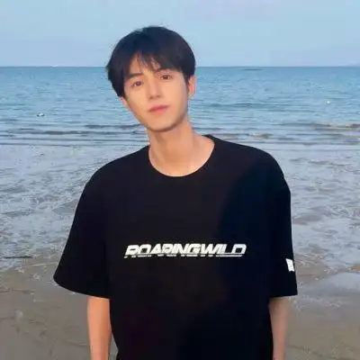 治愈系阳光帅气大男孩干净男头 让人看一眼就很舒服的帅气头像男