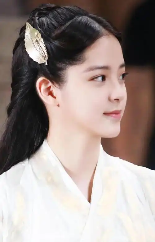 欧阳娜娜第一次出演古装剧,没有想到白衣的她出尘如仙_网易订阅