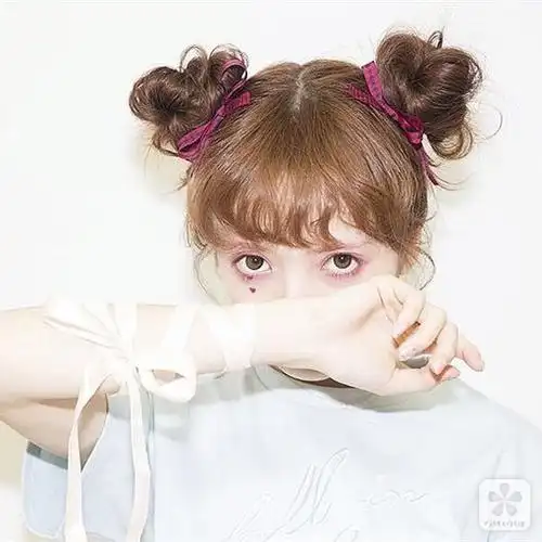 让可爱也加倍一个谁用谁减龄的双丸子头教程