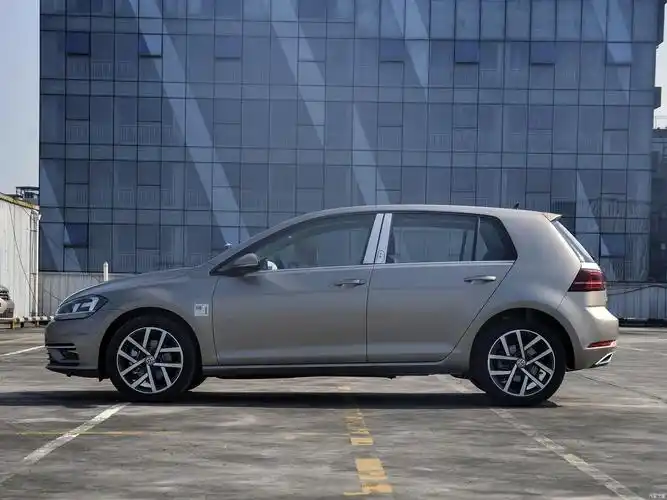 2020款大众高尔夫目前店内有现车,全系车型现金优惠3.75万元