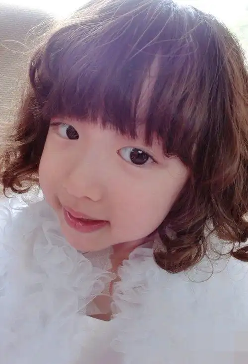 女幼儿修剪短发发型图片 漂亮可爱的女孩短发打造