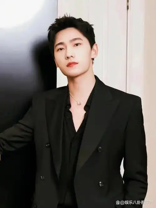 回顾新红楼梦13年前后对比主演糊了丫鬟小厮成顶流